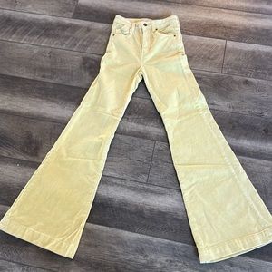 ROLLA’S Eastcoast Flare - Yellow Cord Size 24